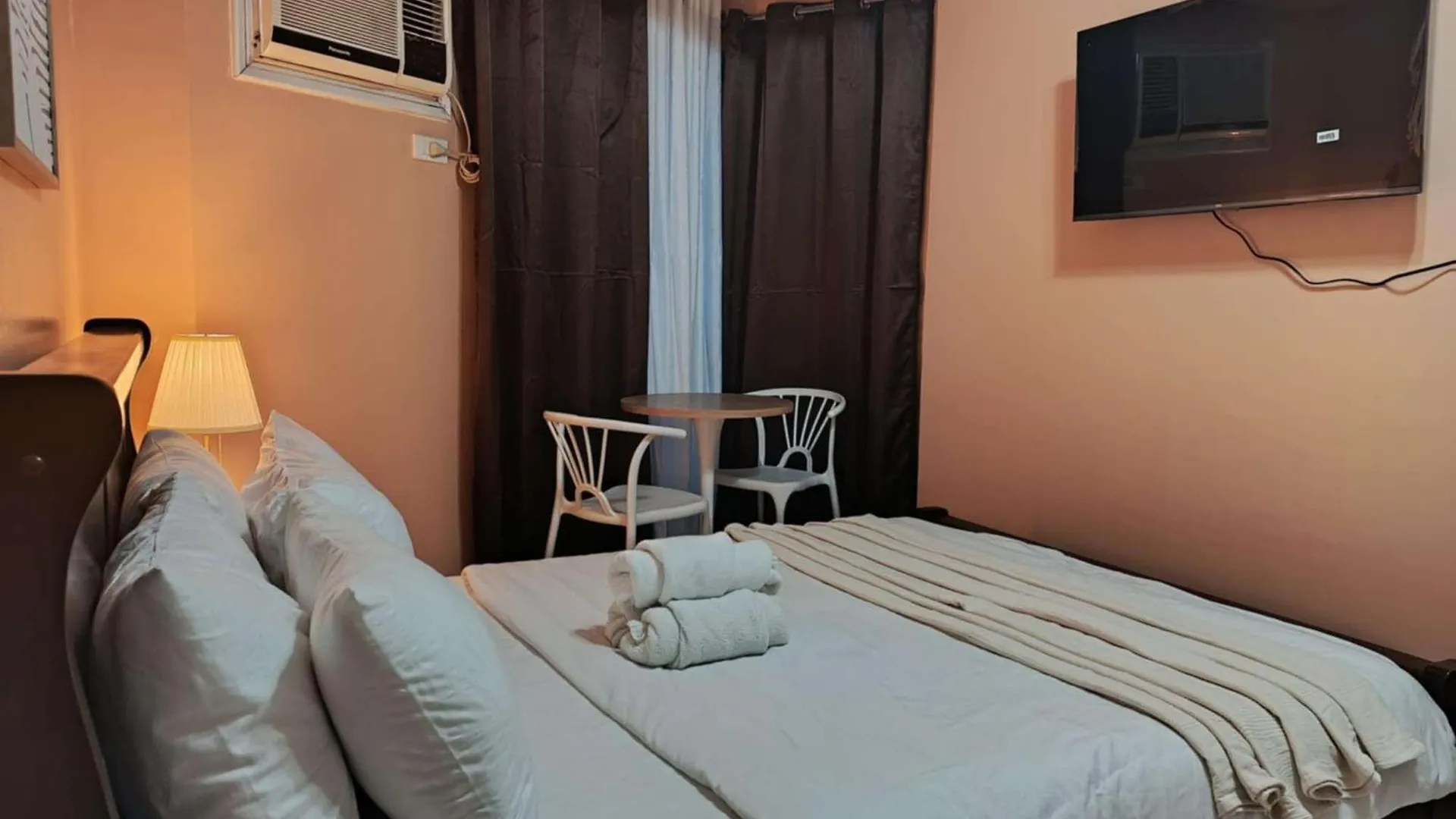 Grand Riviera Suites Studio By Mrsayla Manila