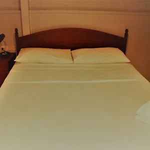 Duck And Restaurant Hotel